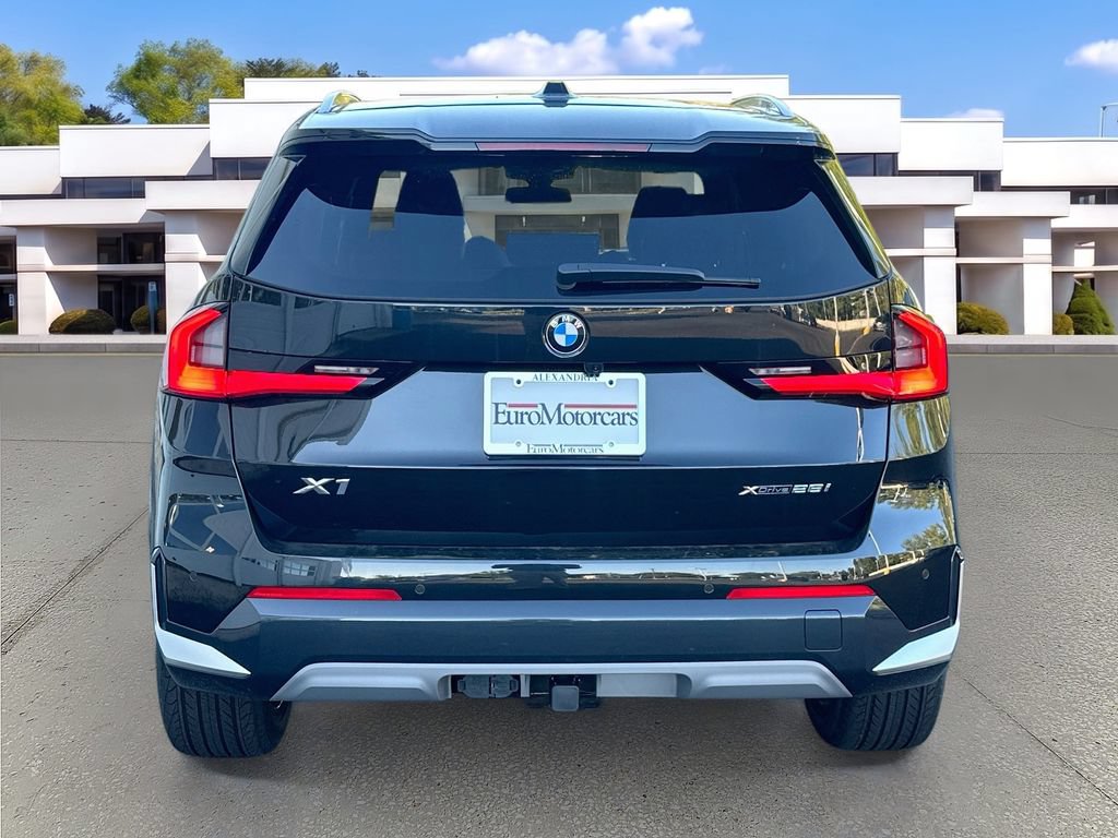 New 2027 BMW X1 xDrive28i AWD/4WD image 6
