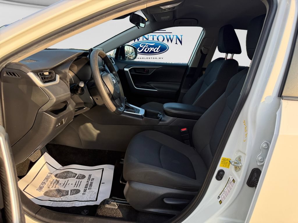 Used 2022 Toyota RAV4 LE w/ Carpet Mat Package (TMS) FWD image 30
