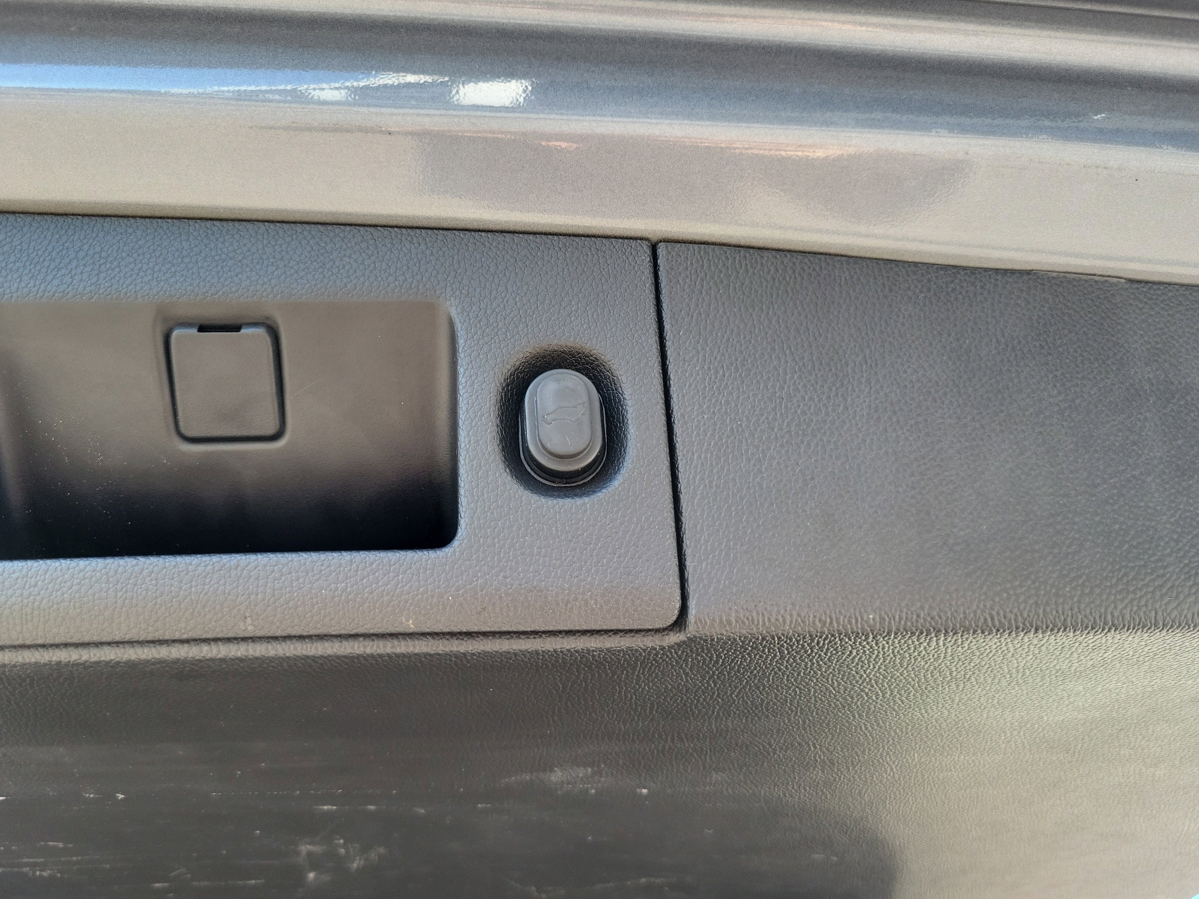 Used 2019 Chevrolet Tahoe LT image 18