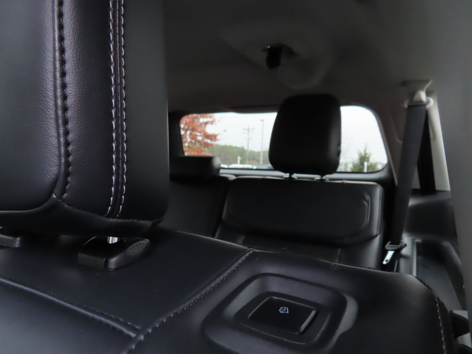 Certified 2025 Ford Expedition Max Platinum w/ Driver's Package image 33