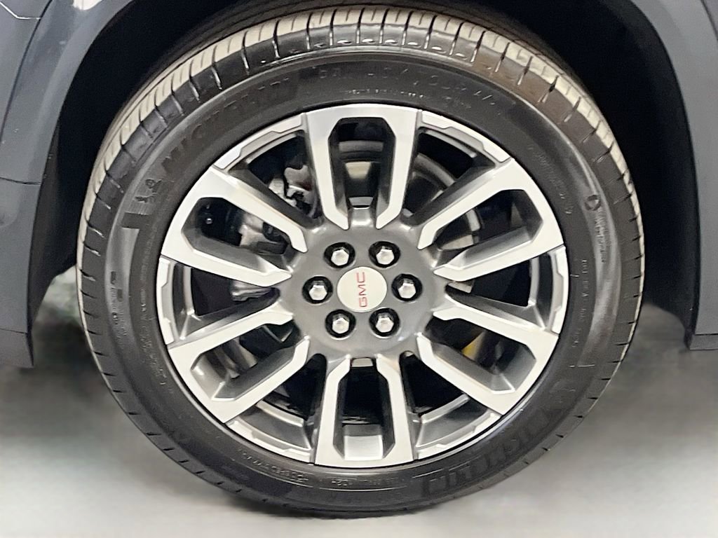 Used 2021 GMC Acadia Denali w/ Denali Technology Package AWD/4WD image 35