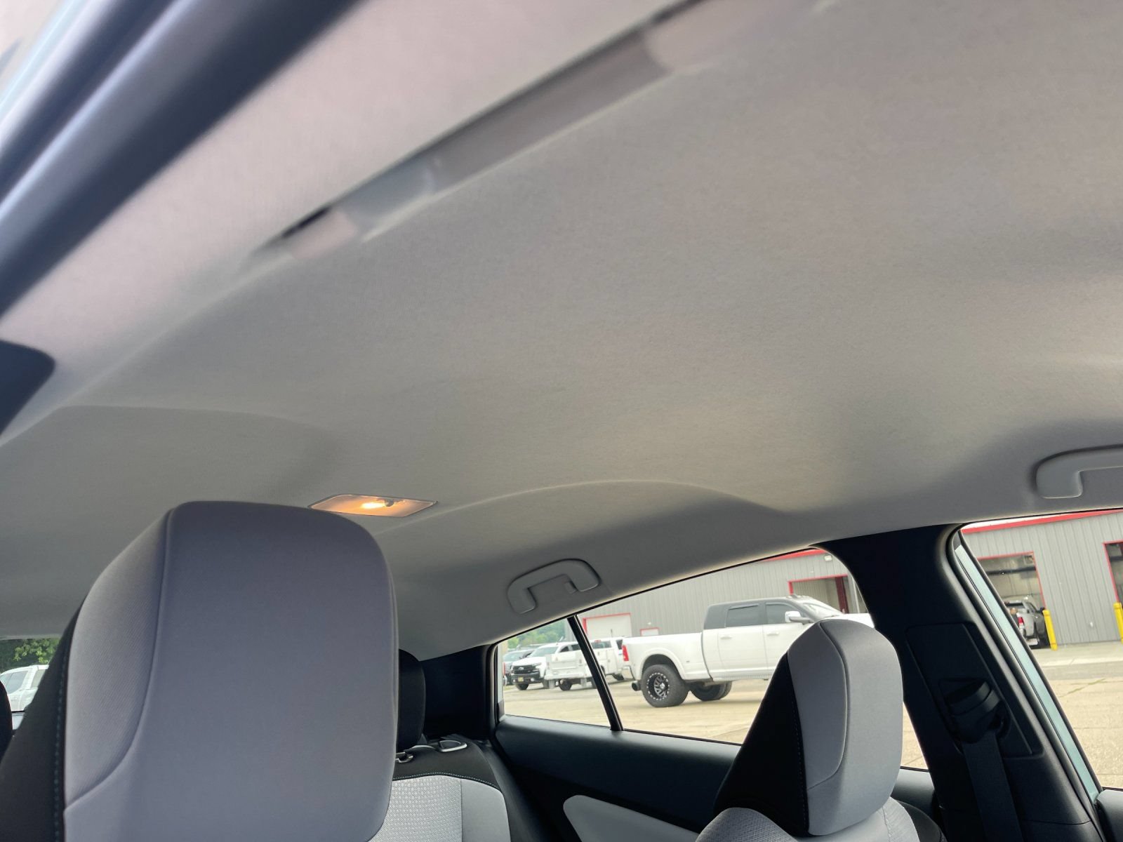 Used 2021 Toyota Prius LE FWD image 17