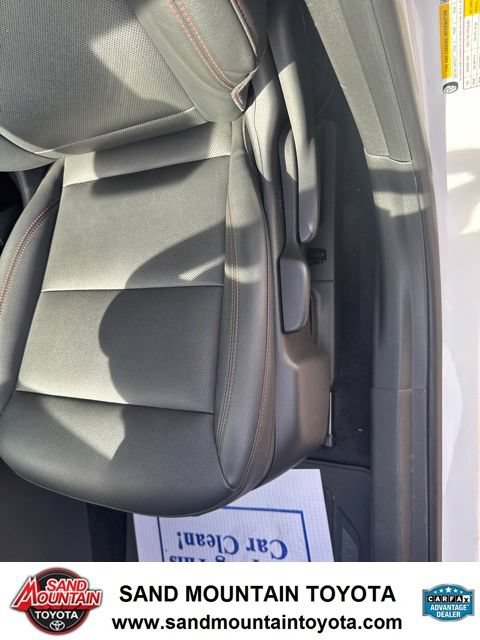 Used 2024 Chevrolet Trax RS w/ Sunroof Package FWD image 16