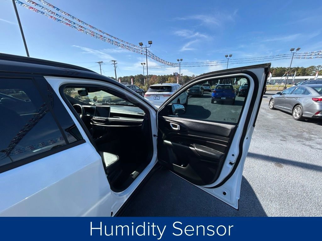 Used 2024 Jeep Compass Latitude w/ Convenience Group image 24