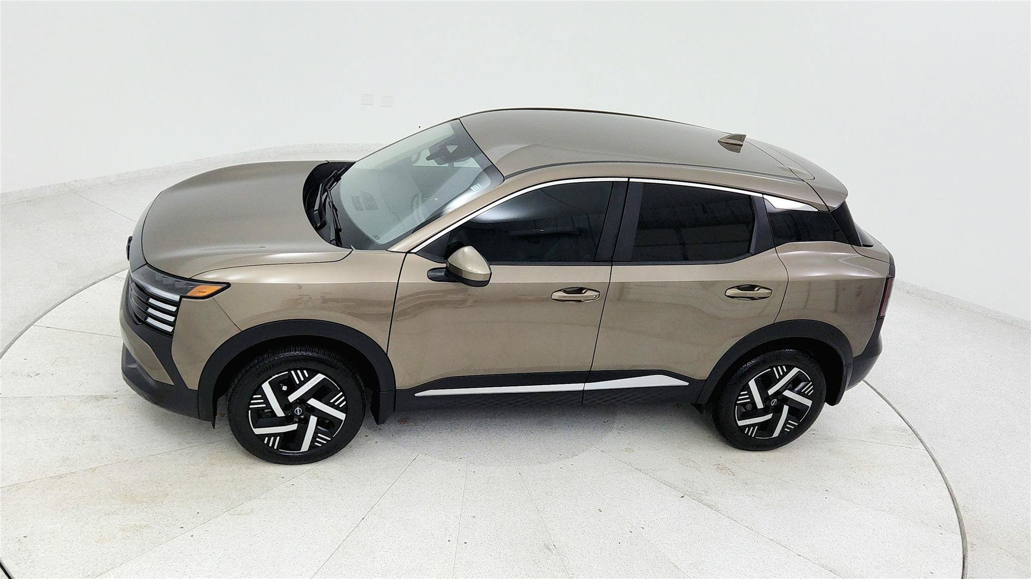 Used 2025 Nissan Kicks SV w/ Charging Package FWD image 32