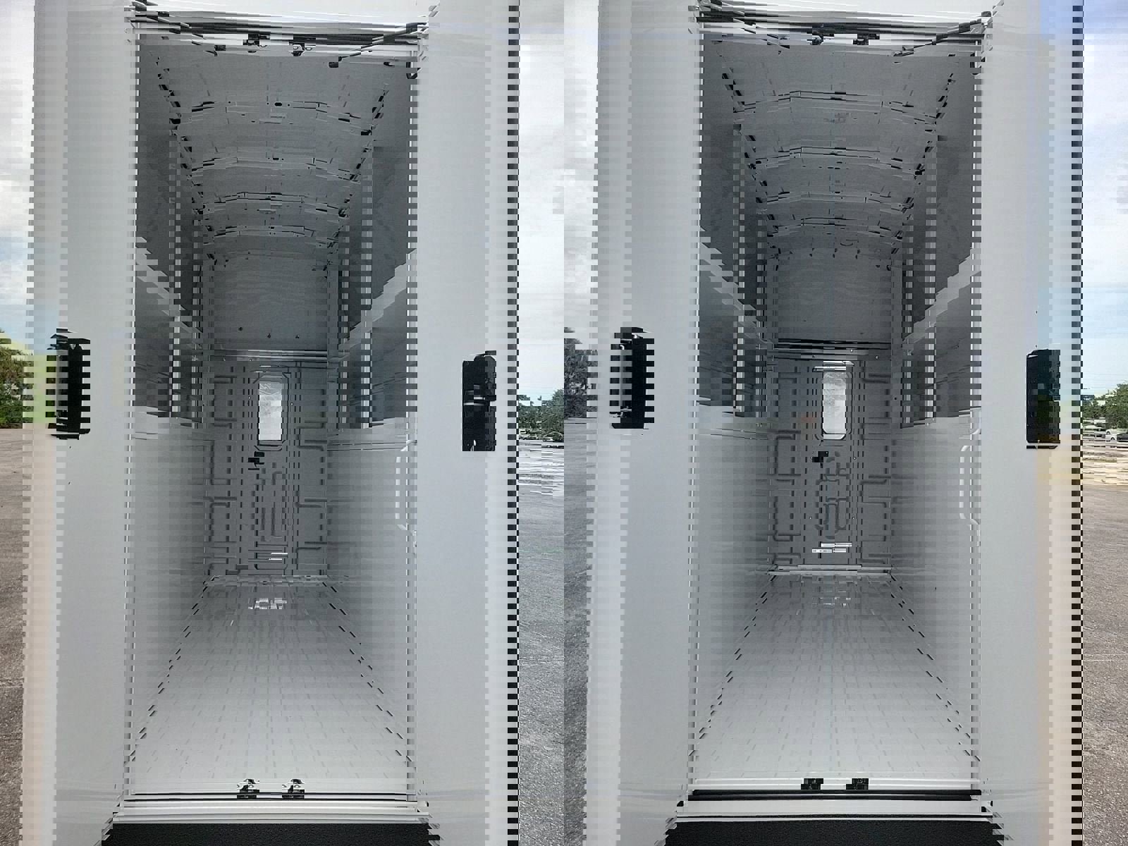 New 2025 GMC Savana 3500 w/ Power Convenience Package RWD image 7