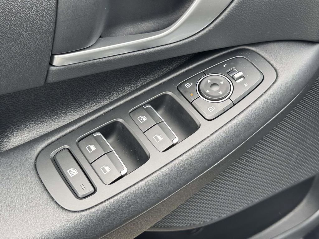 Certified 2025 Hyundai Sonata SE image 14