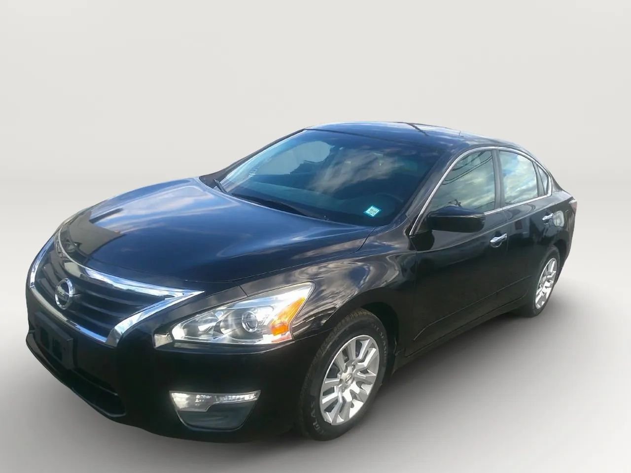 Used 2015 Nissan Altima 2.5 S w/ Power Driver Seat Package image 1
