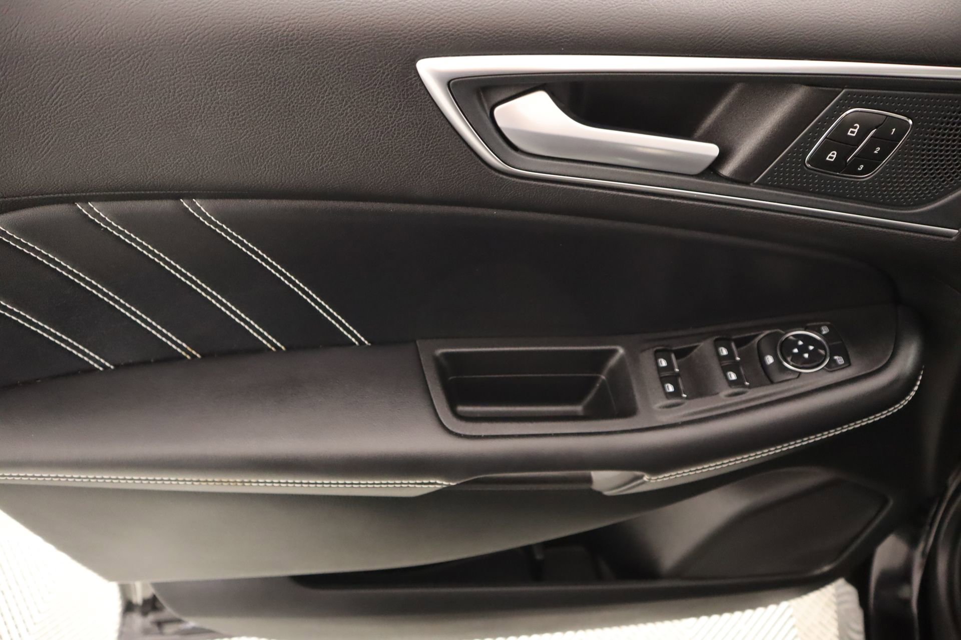 Used 2024 Ford Edge ST w/ Equipment Group 401A image 16