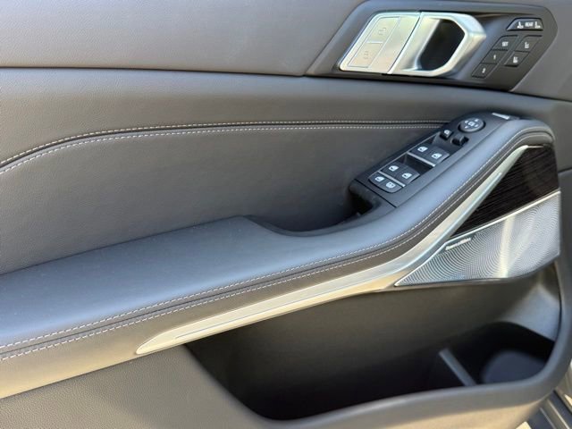 New 2026 BMW X7 M60i image 15