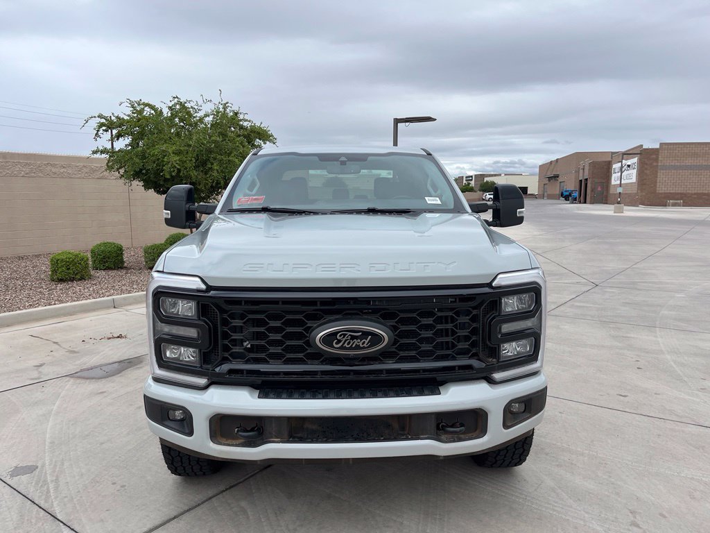 Used 2025 Ford F350 Lariat w/ Black Appearance Package AWD/4WD image 3