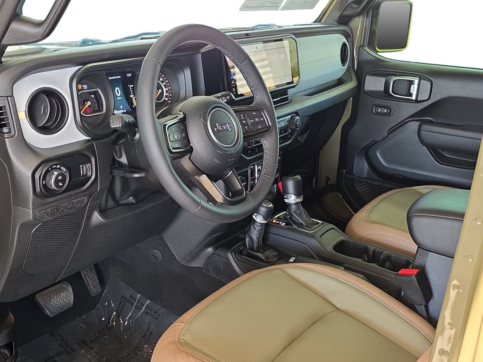 Used 2025 Jeep Gladiator Sport AWD/4WD image 13