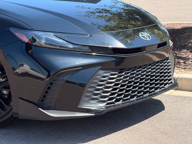 Used 2025 Toyota Camry SE FWD image 3