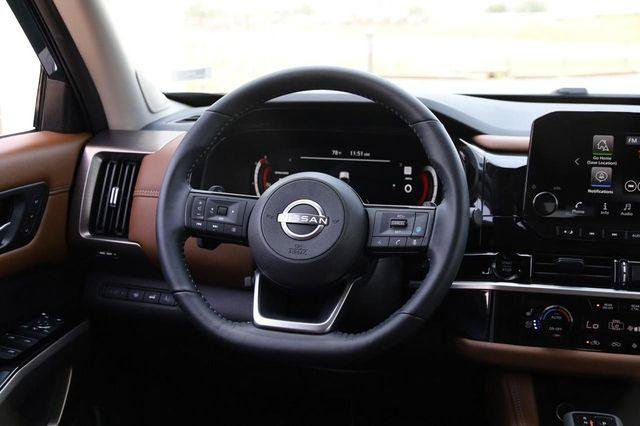 Used 2025 Nissan Pathfinder Platinum AWD/4WD image 26