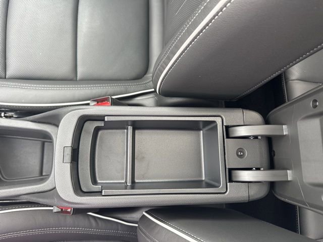 Used 2025 Buick Encore GX Avenir w/ Avenir Technology Package AWD/4WD image 33