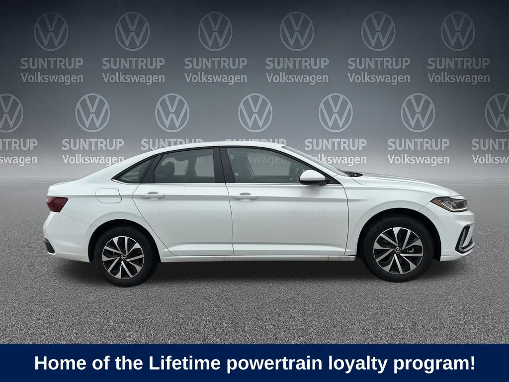 Used 2025 Volkswagen Jetta S image 7