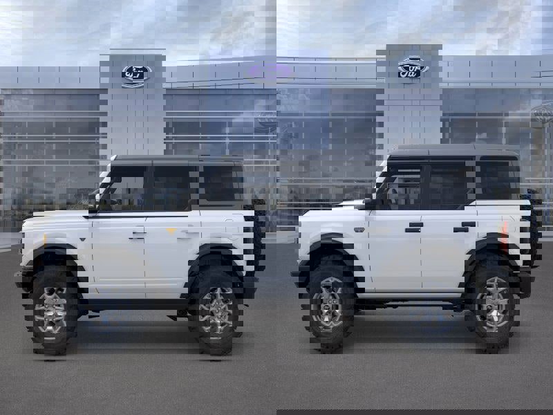 New 2025 Ford Bronco Badlands image 3
