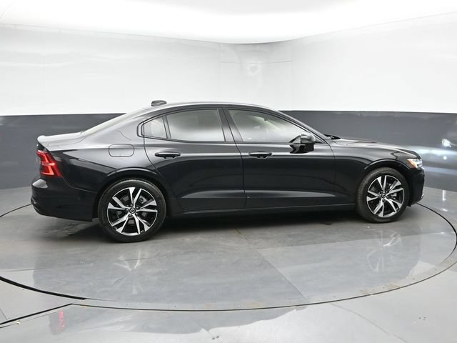 Used 2025 Volvo S60 B5 Plus AWD/4WD image 9