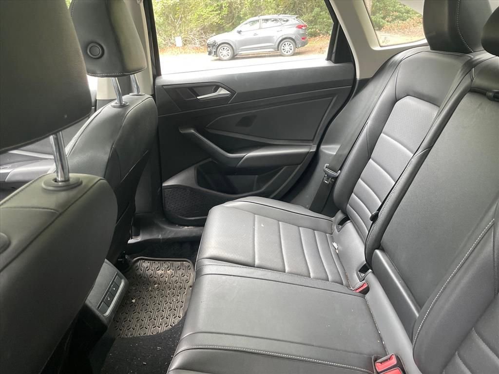 Used 2021 Volkswagen Jetta SEL FWD image 3