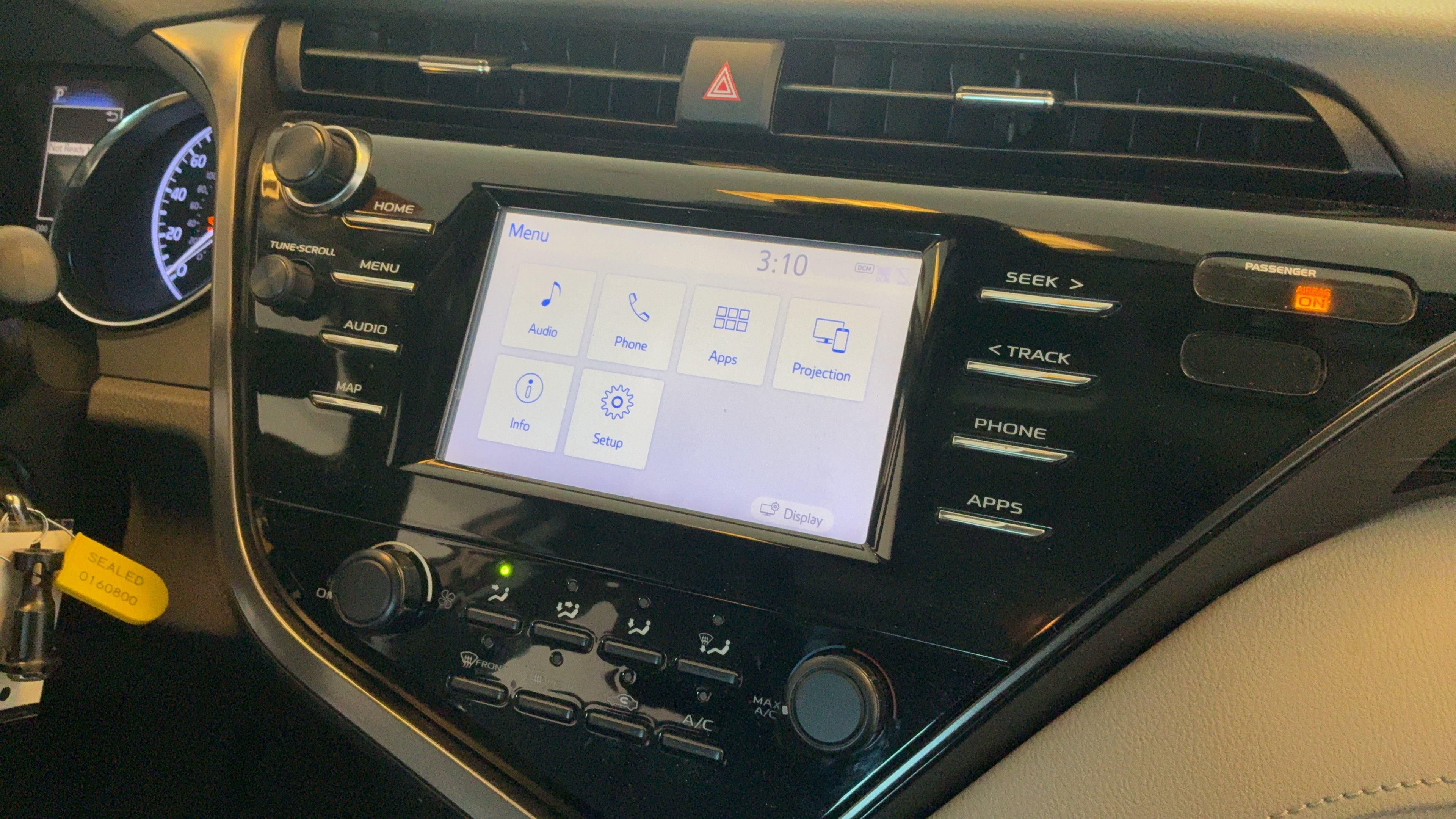 Used 2019 Toyota Camry LE FWD image 38