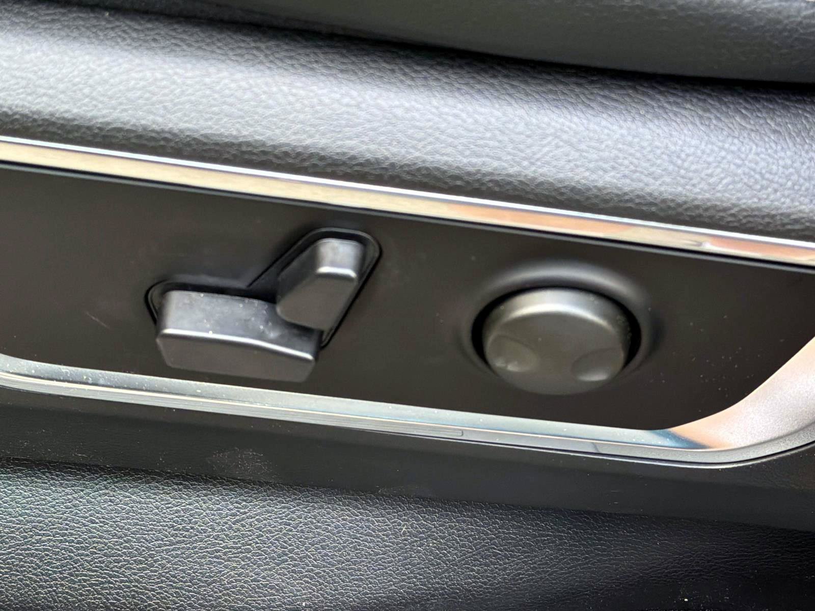 New 2026 RAM 1500 Laramie w/ Chrome Appearance Group AWD/4WD image 11