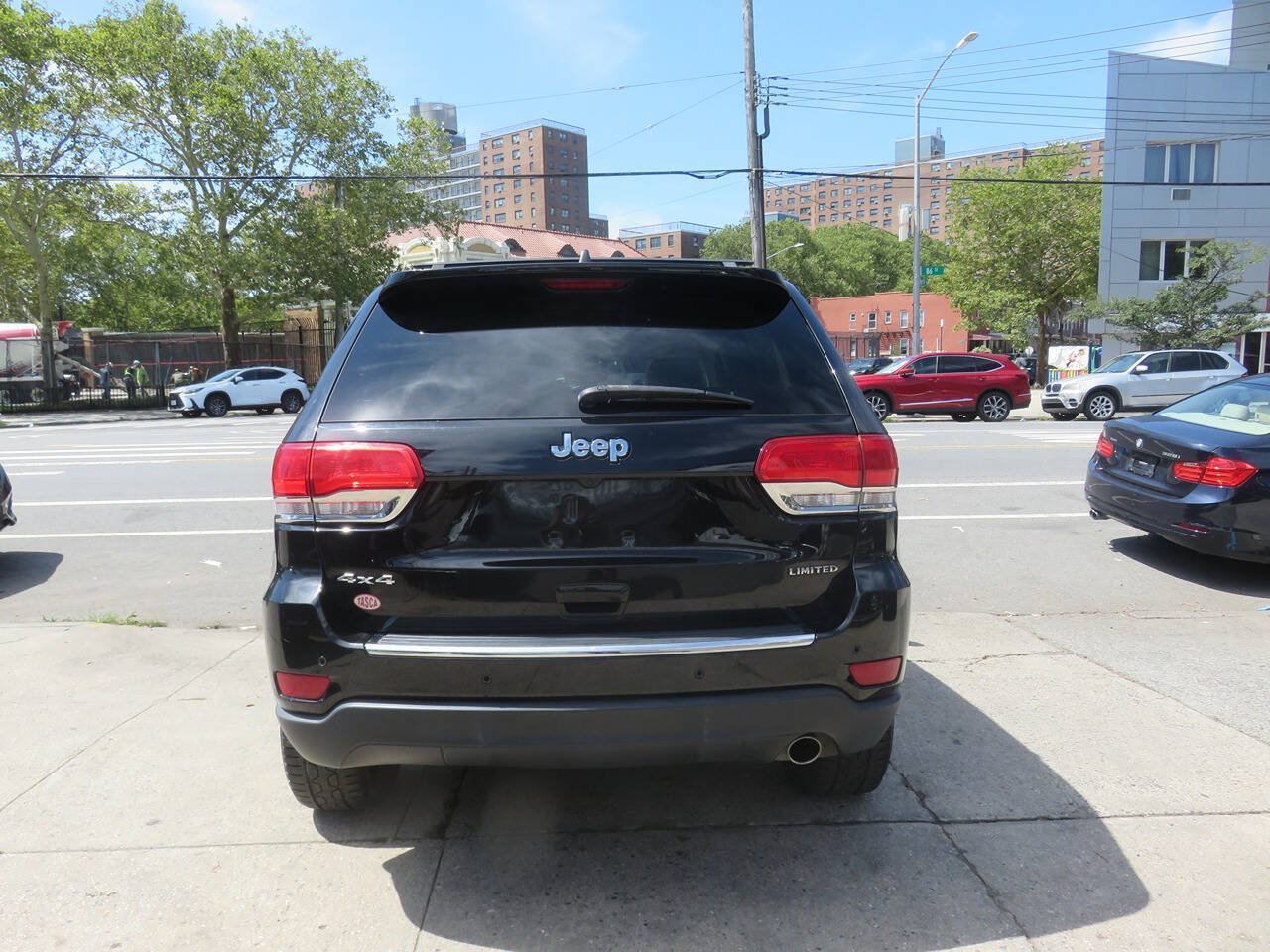Used 2018 Jeep Grand Cherokee Limited AWD/4WD image 8