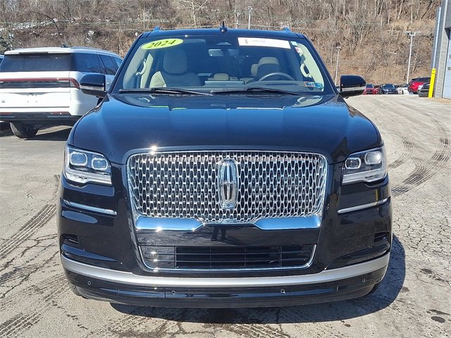 Certified 2024 Lincoln Navigator L Reserve AWD/4WD image 2