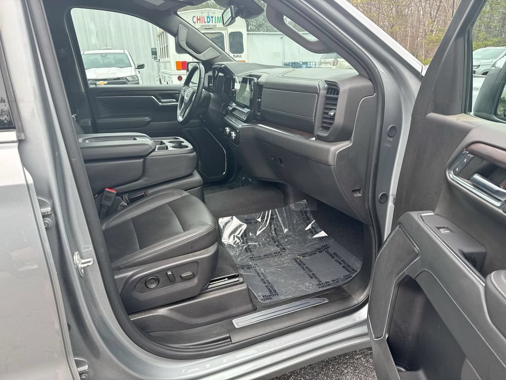 Used 2024 GMC Sierra 1500 SLT AWD/4WD image 31