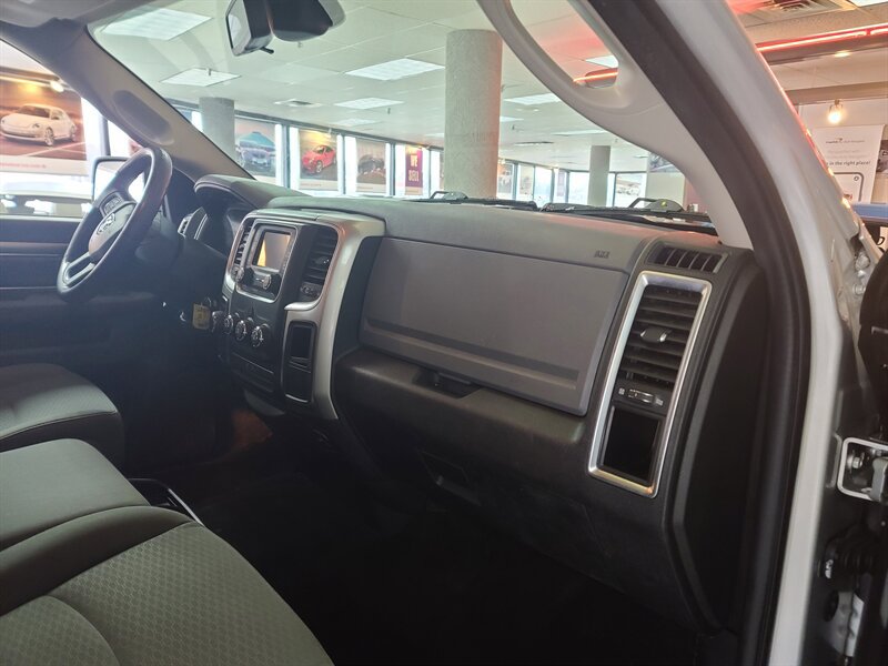 Used 2016 RAM 1500 Classic SLT w/ SLT Plus D←cor Group AWD/4WD image 14