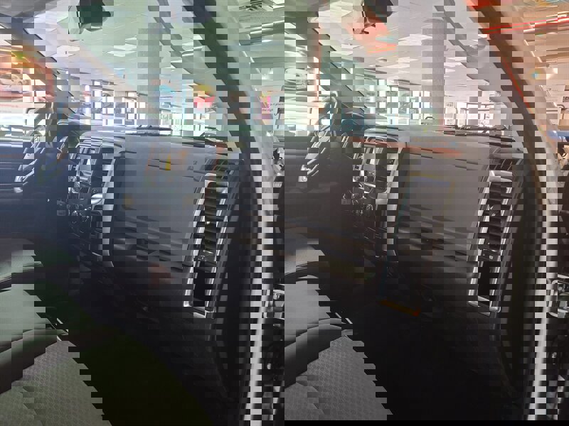 Used 2016 RAM 1500 Classic SLT w/ SLT Plus D￩cor Group image 14