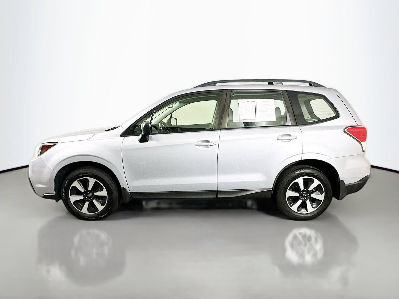 Used 2017 Subaru Forester 2.5i w/ Alloy Wheel Package AWD/4WD image 4
