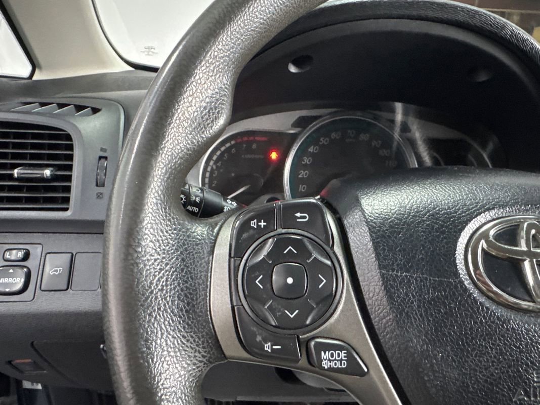 Used 2014 Toyota Venza LE w/ LE Convenience Package image 12