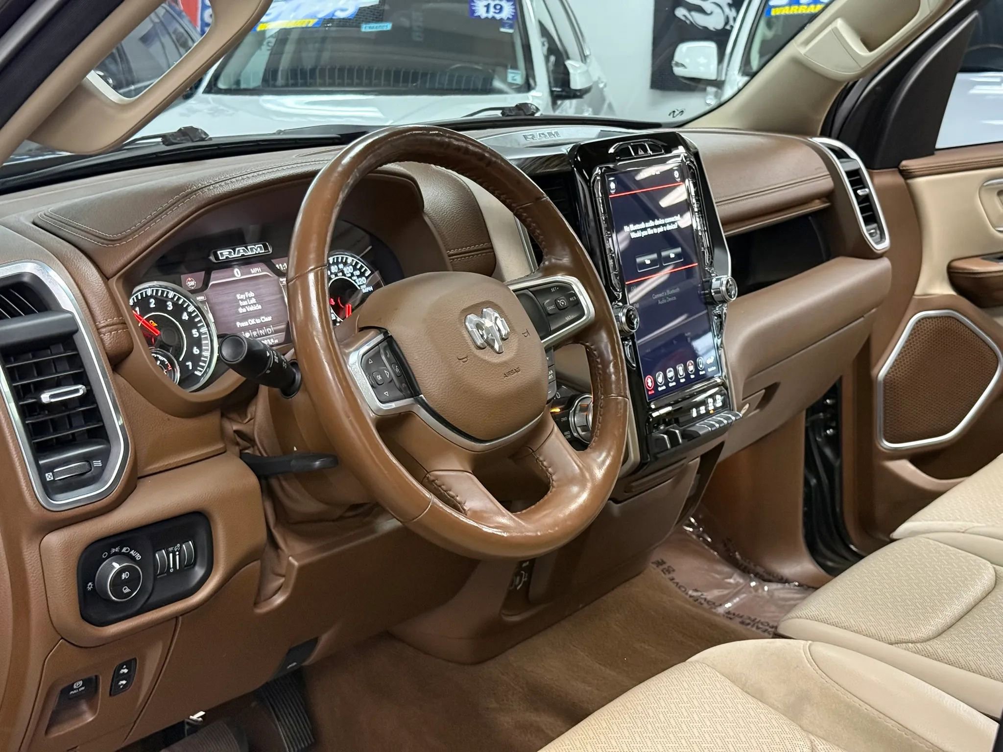 Used 2020 RAM 1500 Laramie AWD/4WD image 15