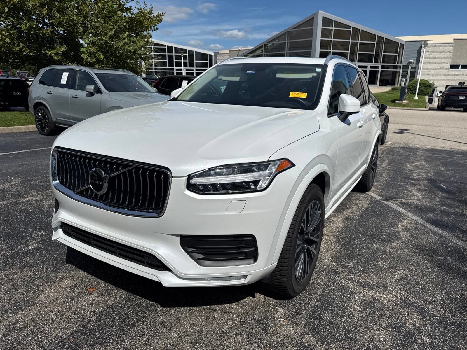 Used 2022 Volvo XC90 T5 Momentum w/ Climate Package