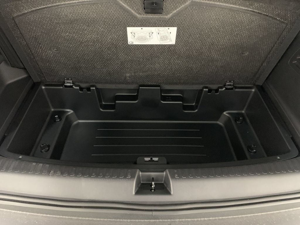 New 2026 Chevrolet Traverse LT w/ Driver Confidence Package AWD/4WD image 25