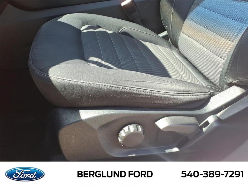 Used 2016 Ford Edge SE AWD/4WD image 17