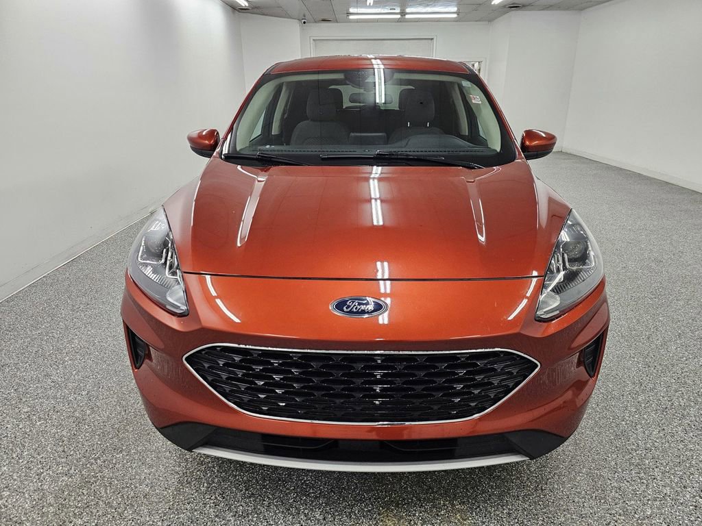 Used 2020 Ford Escape SE FWD image 2
