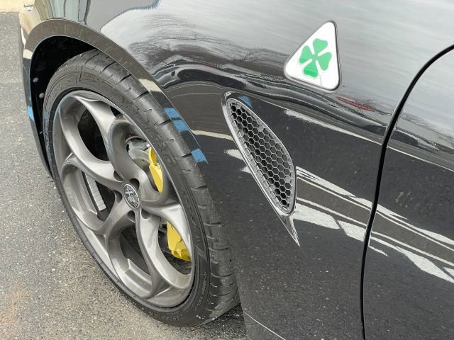 Used 2024 Alfa Romeo Giulia Quadrifoglio image 15