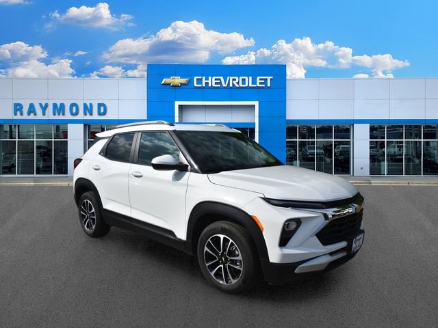Used 2025 Chevrolet TrailBlazer LT w/ LT Cold Weather Package FWD image 10