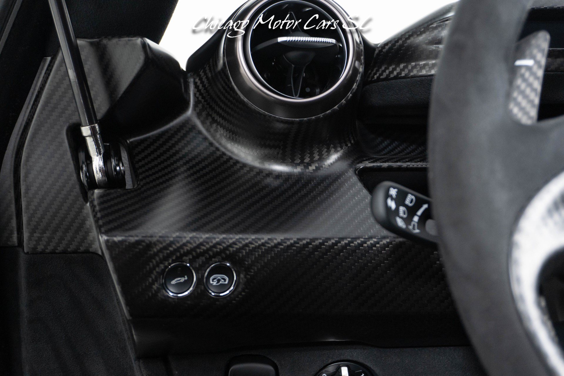 Used 2019 McLaren Senna RWD image 60