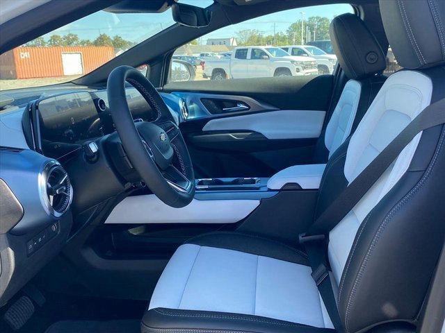 New 2025 Chevrolet Equinox EV LT w/ Convenience Package II image 11