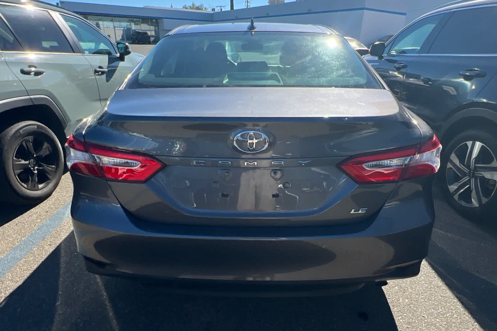 Used 2020 Toyota Camry LE w/ Convenience Package FWD image 5