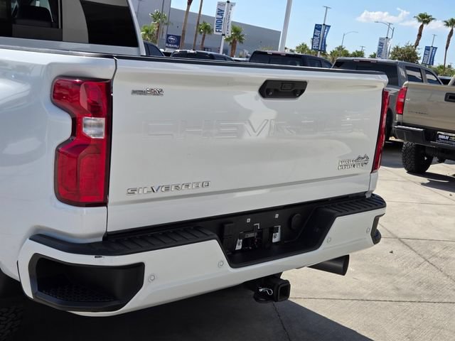 Certified 2021 Chevrolet Silverado 2500 High Country w/ Z71 Off-Road Package AWD/4WD image 5