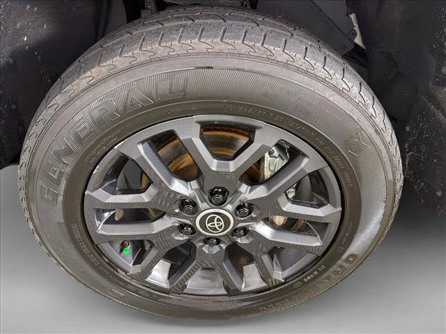 Used 2024 Toyota Tundra Platinum AWD/4WD image 12