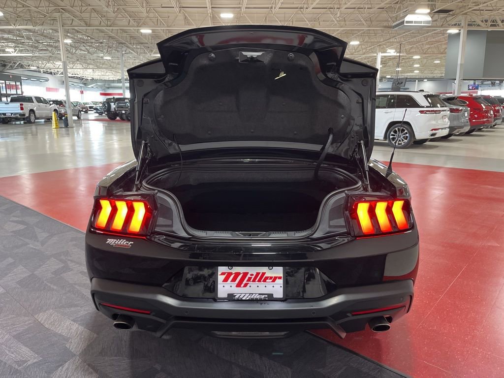 Used 2024 Ford Mustang Premium image 12