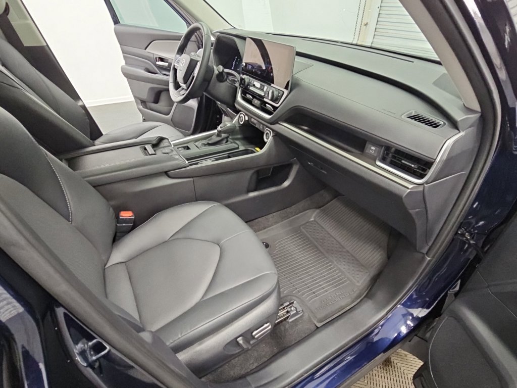 Used 2026 Toyota Grand Highlander XLE FWD image 39