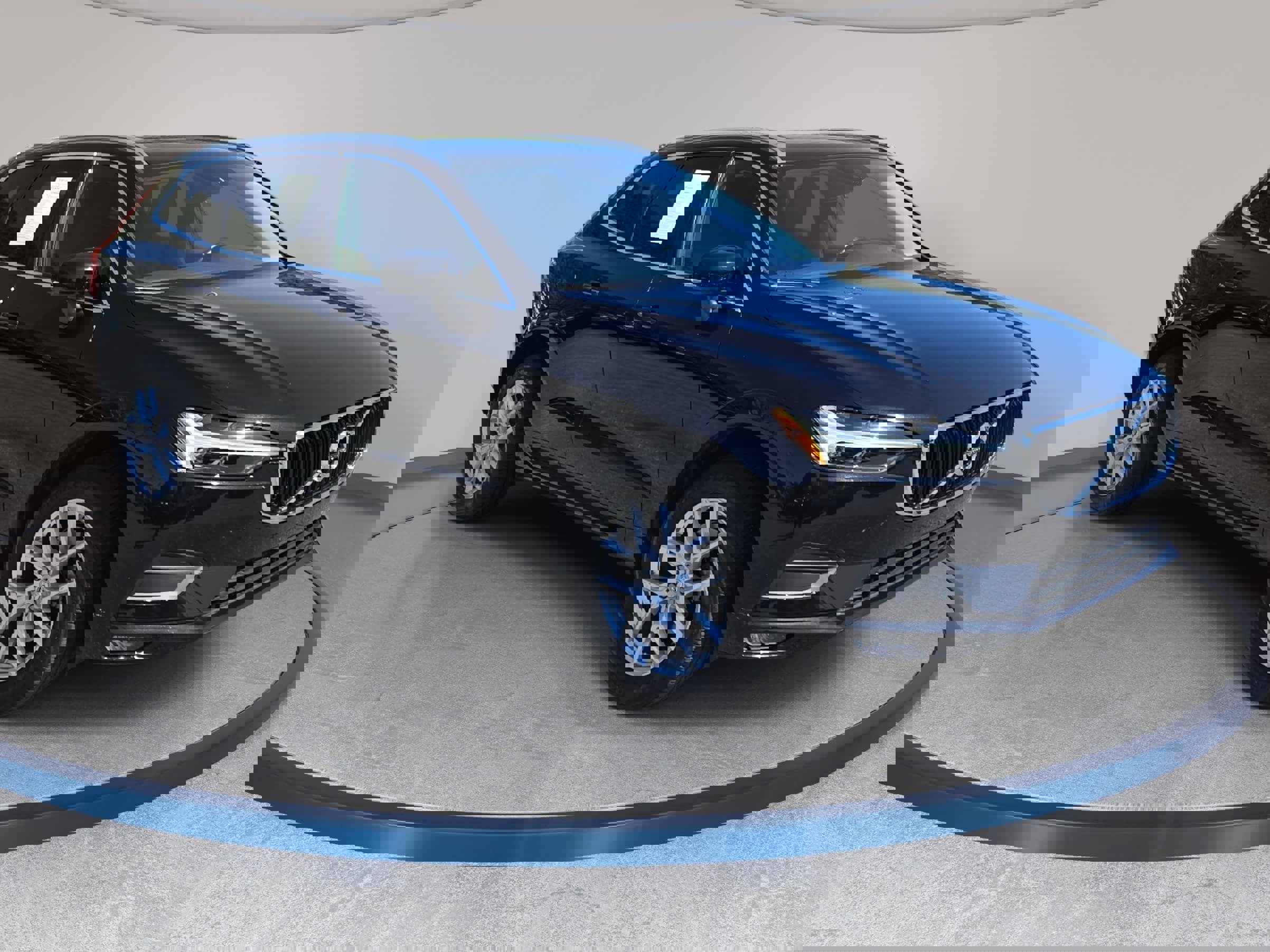 Used 2021 Volvo XC60 T5 Momentum image 3