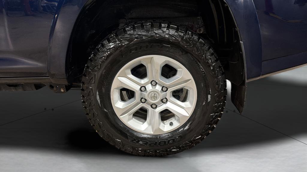 Used 2022 Toyota 4Runner SR5 RWD image 27