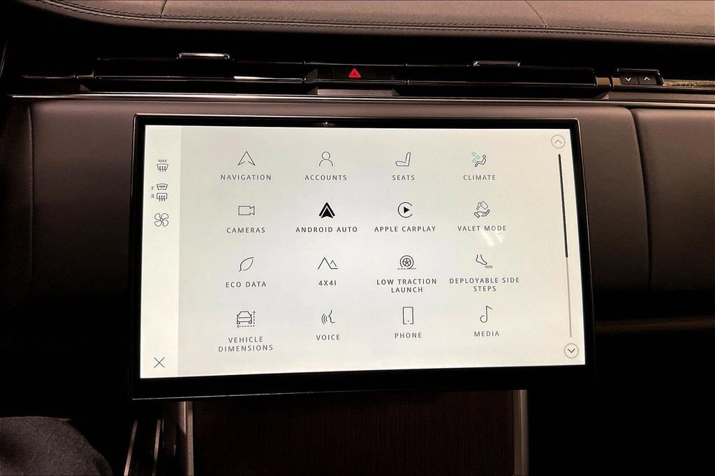 Used 2024 Land Rover Range Rover SE image 15