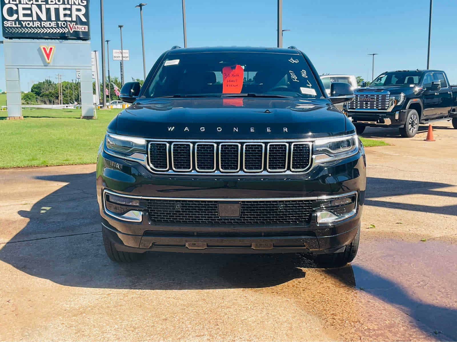 Used 2024 Jeep Wagoneer 4WD image 2